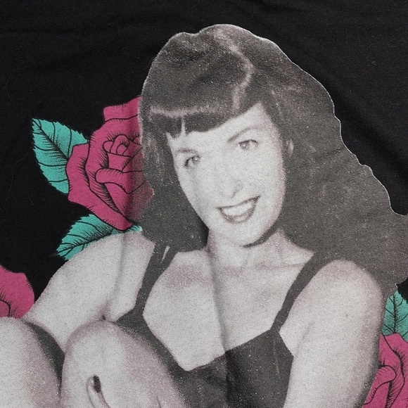 The vinyl icons women's shirt size 5X - Picture 4 of 8